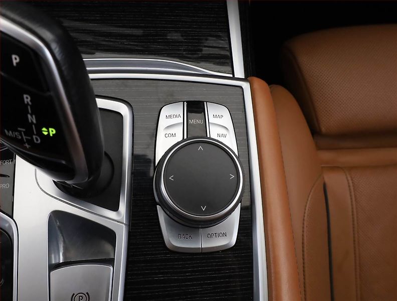 BMW Řada 7 (2019) M Paket 730Ld - fotka 11 z 18