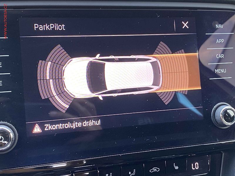 Škoda Octavia (2017) 2.0 TDi, RS, LED, navi, +kola - fotka 17 z 19