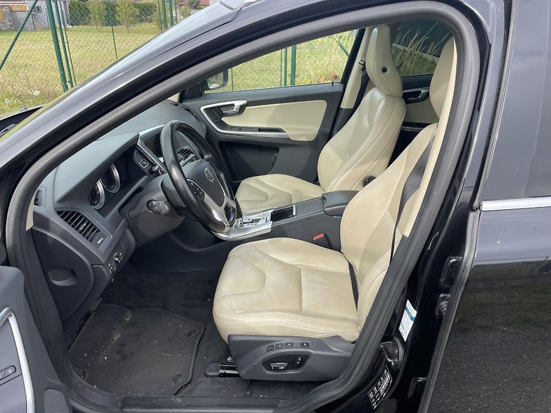 Volvo XC60 (2012) - fotka 7 z 8