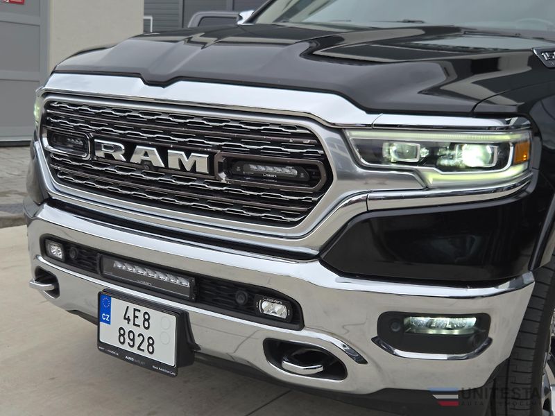 Dodge RAM (2022) RAM 1500 Limited V8 - fotka 13 z 14