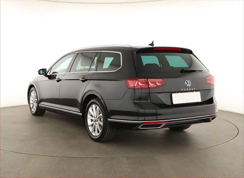Volkswagen Passat (2020) 2.0 TDI - fotka 4 z 20