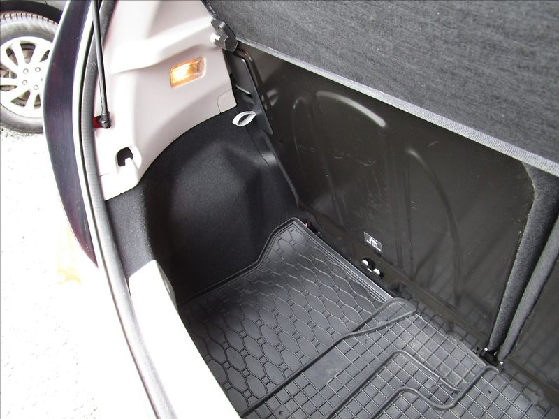Toyota Aygo 1.0VVT-i, aut. KLIMA - fotka 32 z 37