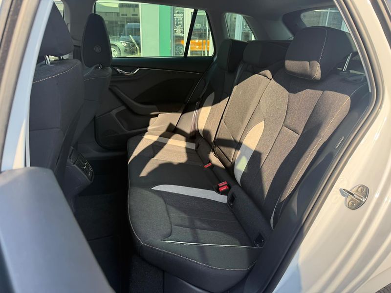 Škoda Kamiq Top Selection 1.0 TSI 85kw - fotka 20 z 25