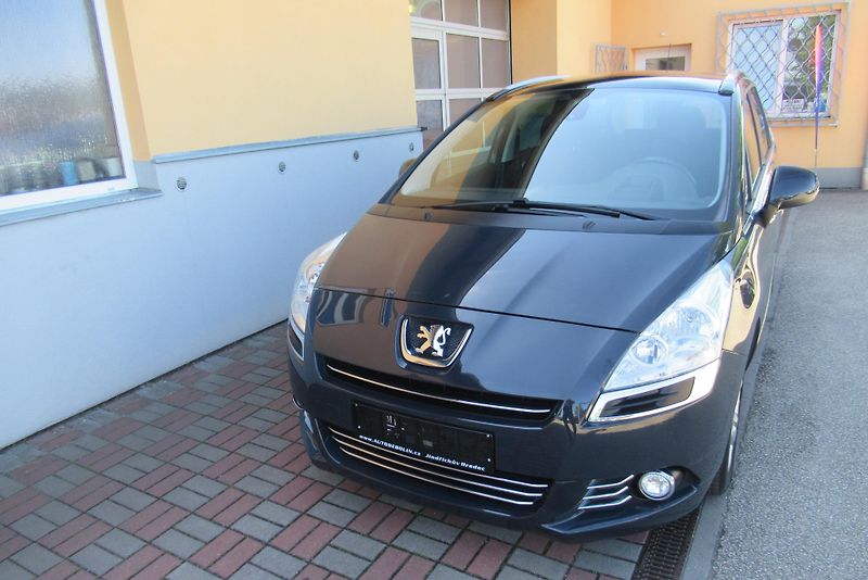 Peugeot 5008 1.6 HDi AUT.KLIMA TAŽNÉ 7 MÍST - fotka 8 z 25