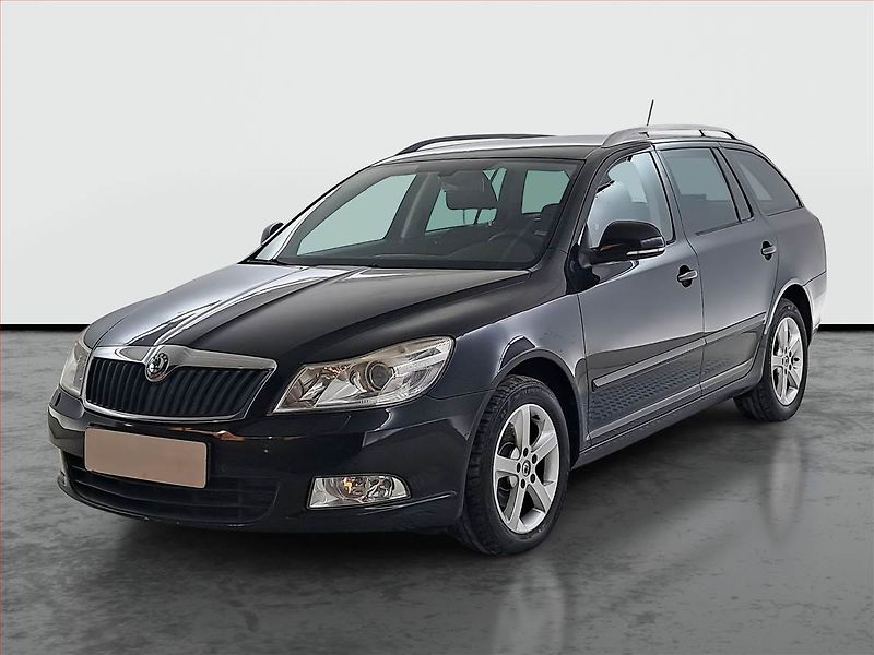 Škoda Octavia (2011) 1.6 TDI, Navi, Xenony - fotka 2 z 20