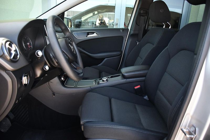 Mercedes-Benz Třídy B 220d PDC 4M N.TOP VYHŘ.SEDAČ - fotka 13 z 38