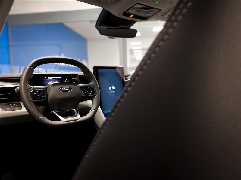 Ford Explorer (2024) 0,1 77 kWh RWD - fotka 11 z 17