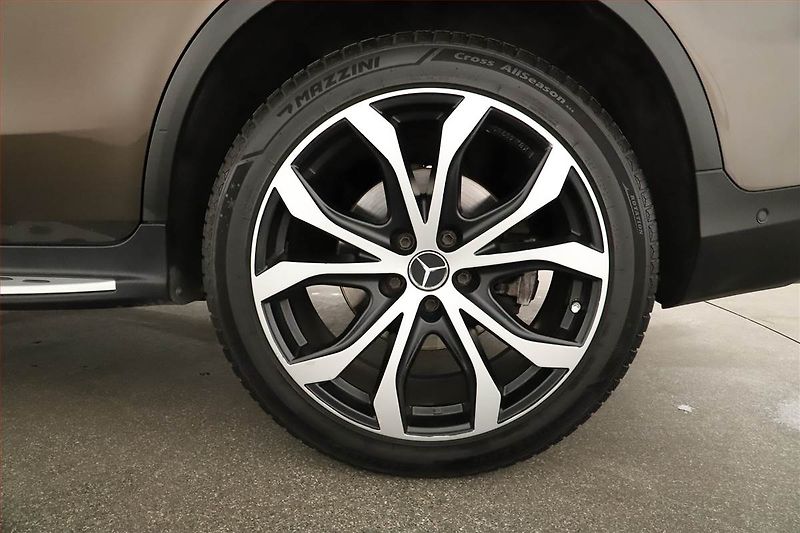 Mercedes-Benz GLC (2015) 220 d 4MATIC, 4X4 - fotka 20 z 20