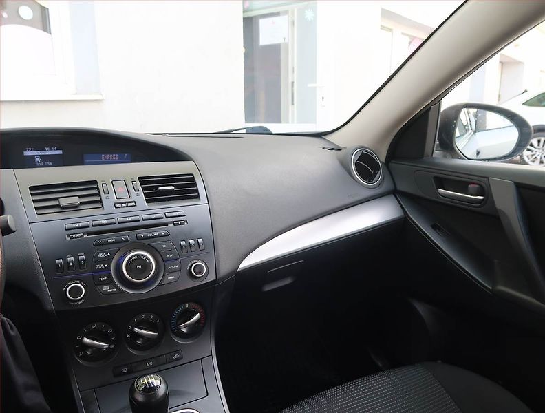 Mazda 3 (2013) 1.6 DI Turbo, nová STK - fotka 8 z 16