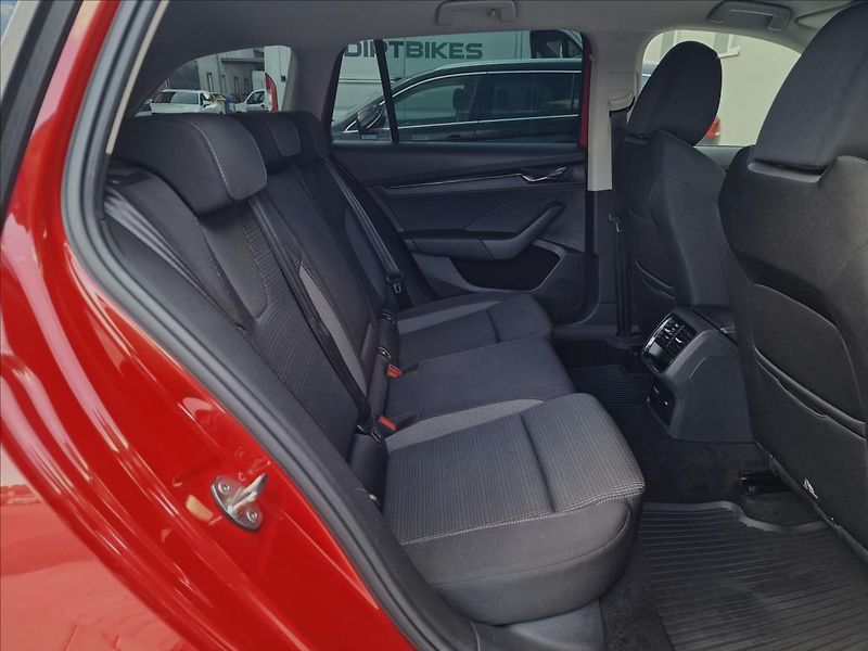 Škoda Octavia 2.0TDI DSG Ambition,ČR,1.Maj. - fotka 15 z 50