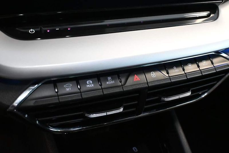 Škoda Octavia (2021) 2.0 FIRST EDITION LED Tažné Ma - fotka 21 z 33