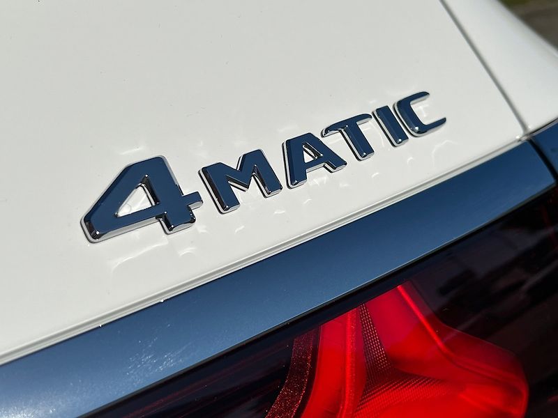 Mercedes-Benz Třídy E (2025) 300 de 4MATIC kombi s EQ - fotka 13 z 35