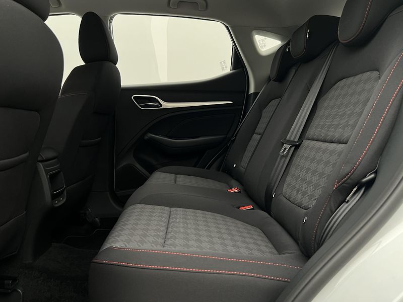 MG ZS 1.5 ESSENTIAL PLUS CZ 1.maj. - fotka 6 z 40