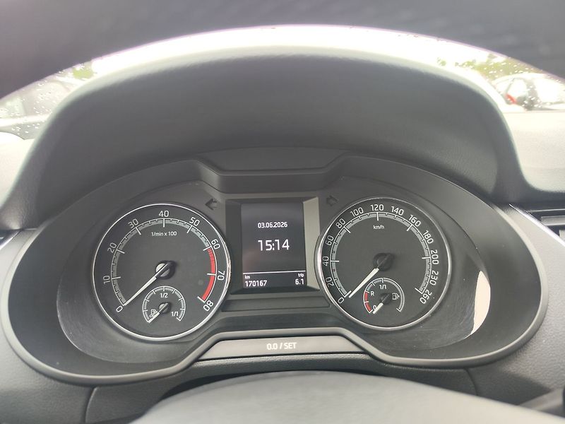 Škoda Octavia 1.5 TSi/96kW Ambition G-TEC - fotka 14 z 26