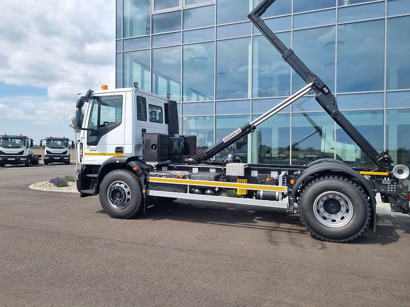 Iveco Eurocargo 180E28 KONTEJNER 10T BÍLÁ - fotka 4 z 26