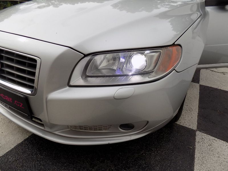 Volvo S80 (2008) 2.4d/Bi-xenon/NAVI/Kůže/ - fotka 33 z 33