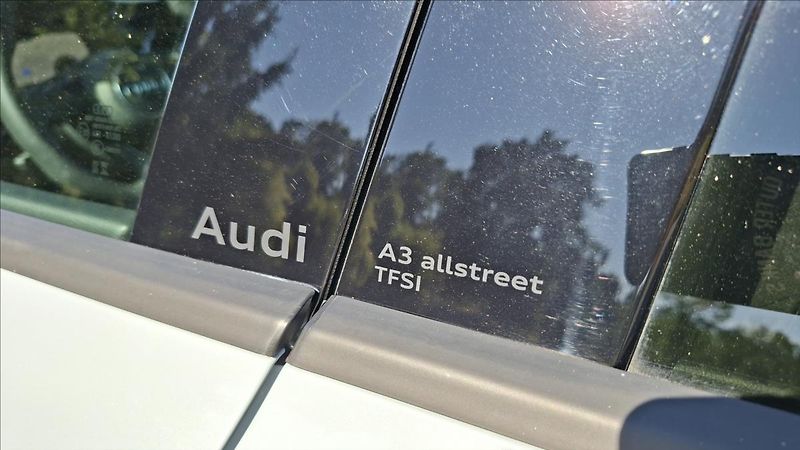 Audi A3 1,5 110 Kw 35 TFSI  ALLSTREET - fotka 29 z 31