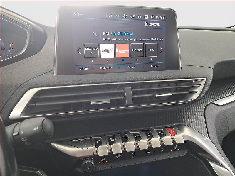 Peugeot 5008 (2018) Active PureTech 130, 7 míst - fotka 12 z 19