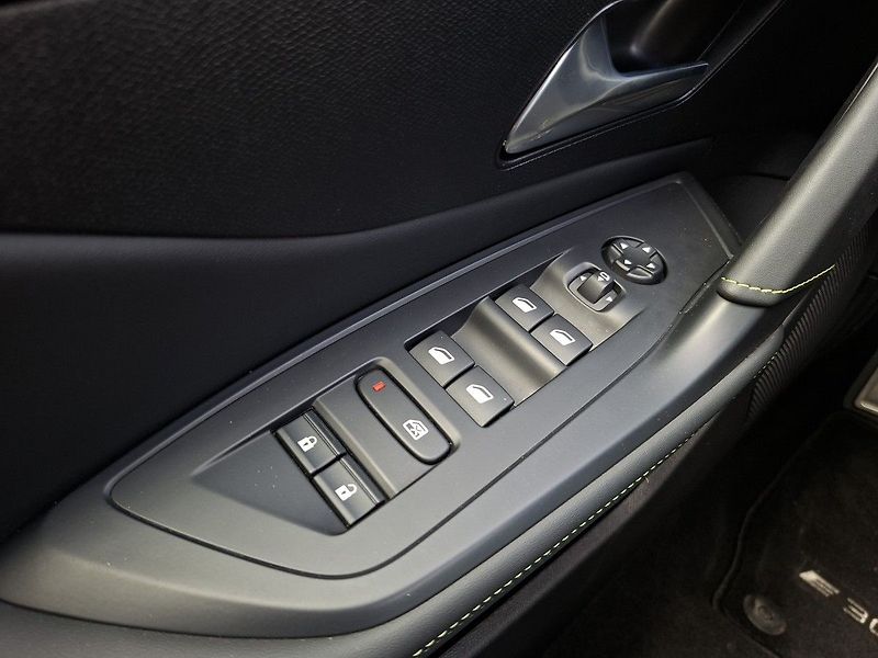 Peugeot 308 SW e-GT 115 kW/156k 54 kWh - fotka 29 z 30