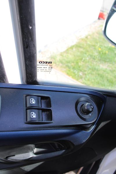 Iveco Daily 72C210 3,0 Hi-Matic Mrazák- 30 - fotka 18 z 26