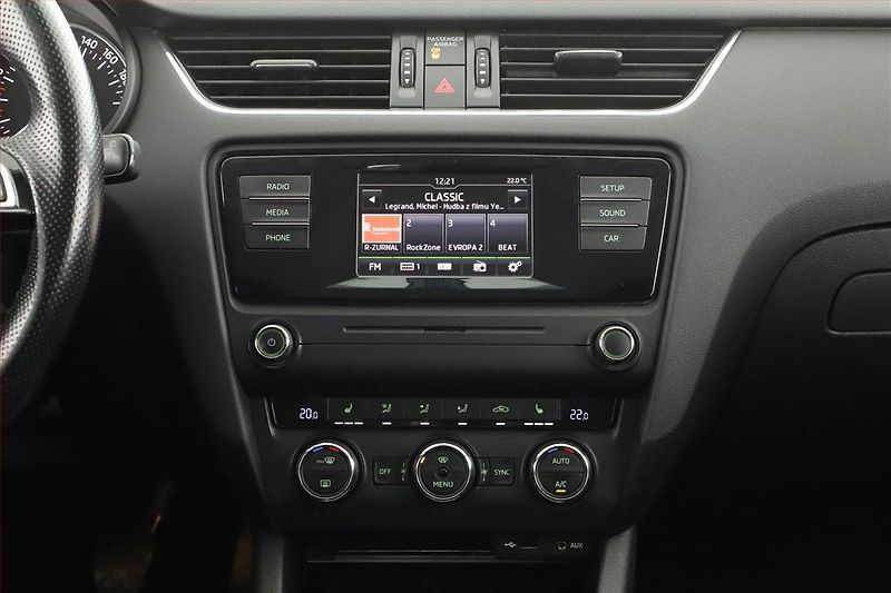 Škoda Octavia (2015) 1.6 TDI, Serv.kniha, Xenony - fotka 13 z 23
