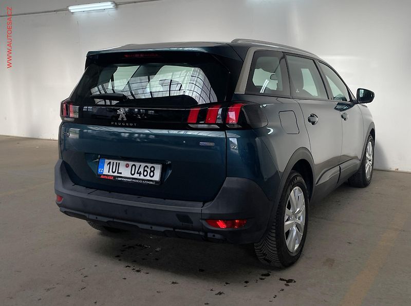 Peugeot 5008 (2017) 1.2 PT, Active - fotka 4 z 15