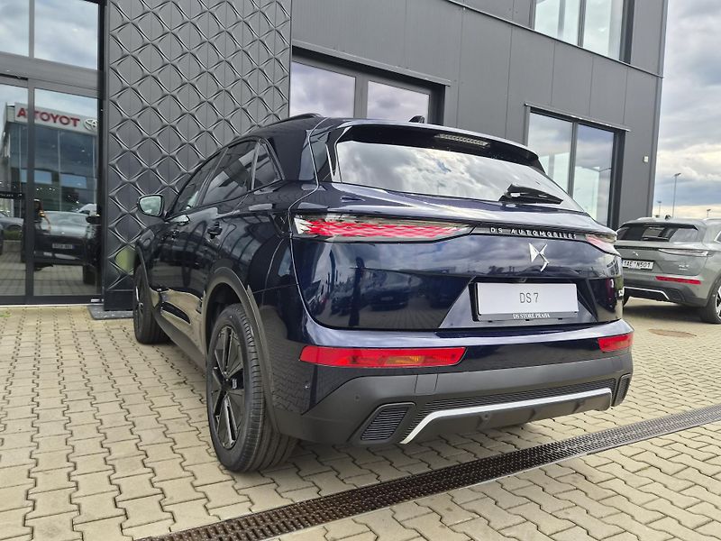 DS Automobiles DS7 (2026) PERFORMANCE LINE 1.5 BlueHDi - fotka 18 z 26