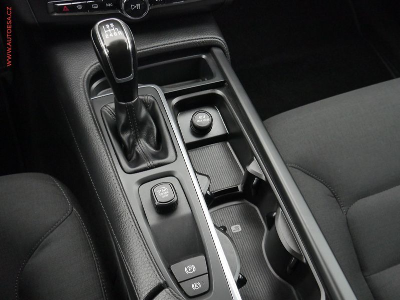 Volvo V90 (2018) 2.0D, LED, TZ, park.asist - fotka 15 z 27