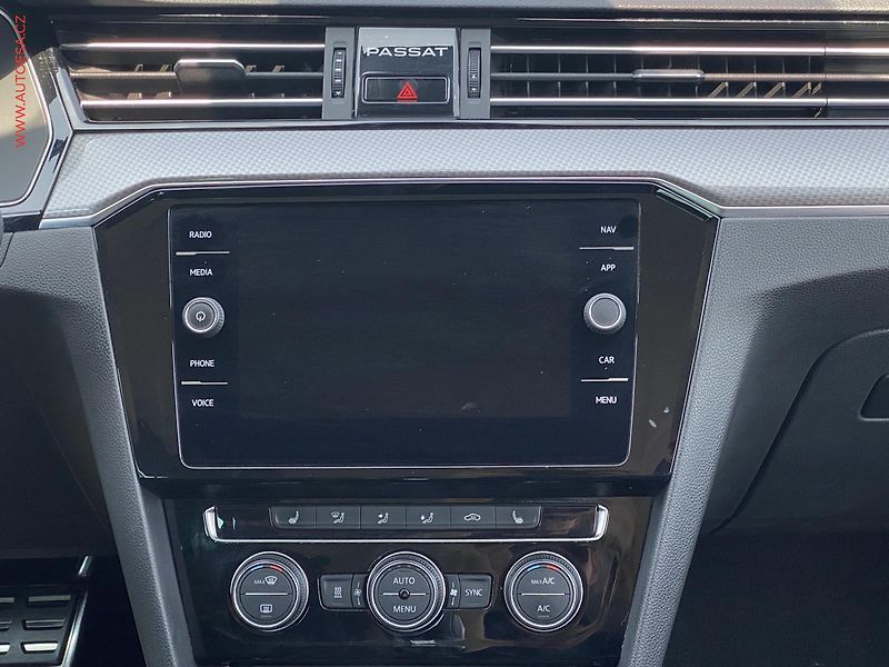 Volkswagen Passat (2020) 2.0 TDi 4Motion, ČR - fotka 9 z 24