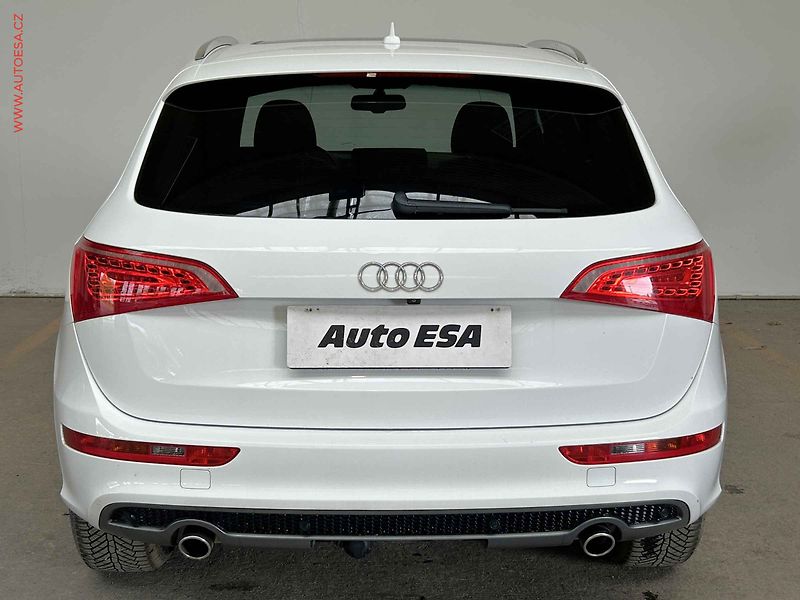 Audi Q5 (2010) 3.0 TDi Quattro, S-line, AT - fotka 5 z 17