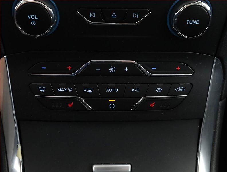 Ford S-MAX (2016) 2.0 TDCi, Automat, Serv.kniha - fotka 12 z 19