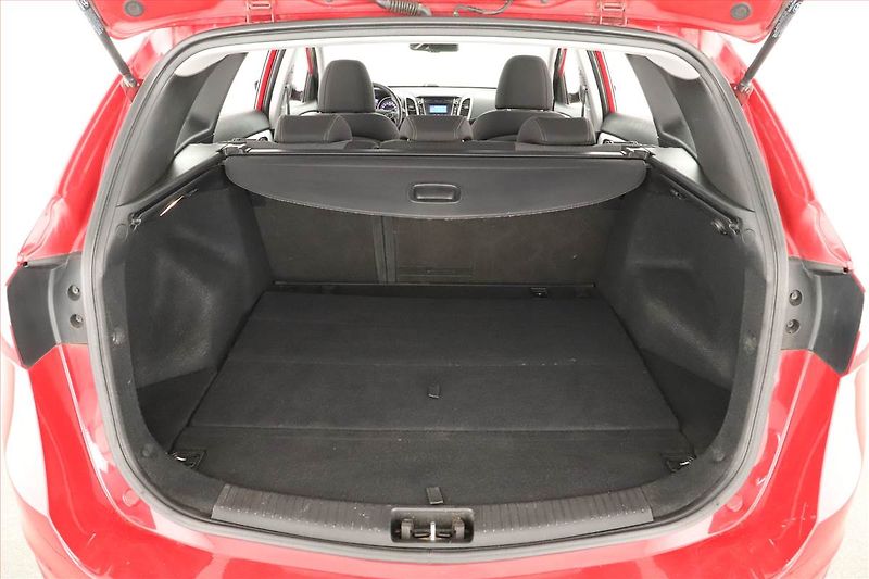 Hyundai i30 (2013) 1.6 CRDi, nová STK, Tažné - fotka 12 z 13