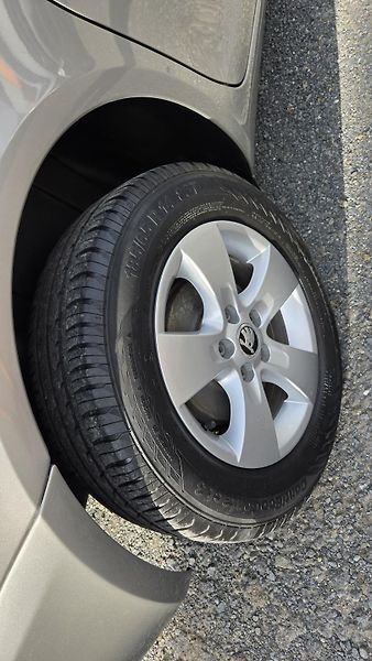 Škoda Roomster 1.4 16V ACTIVE +EDITION 1.MAJ. - fotka 34 z 35