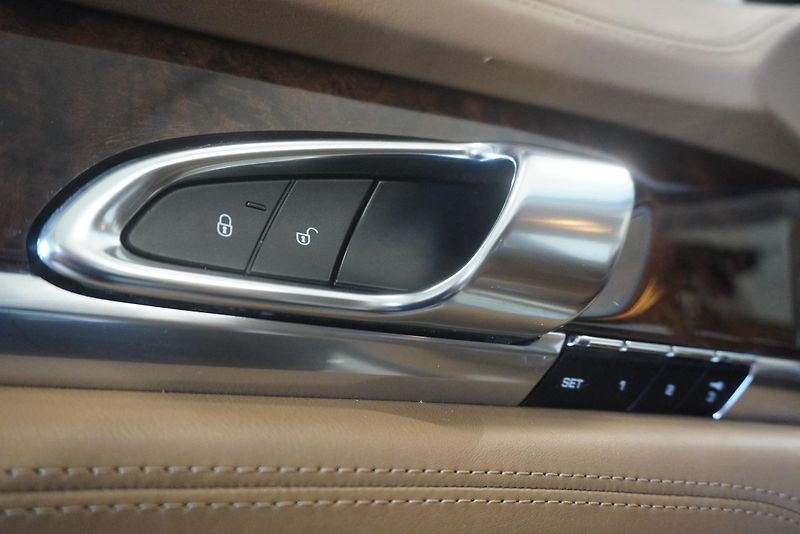 Porsche Panamera  4,8I V8 4WD PD - fotka 17 z 45