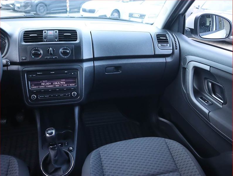 Škoda Fabia (2012) 1.6 TDI, Tempomat - fotka 8 z 15