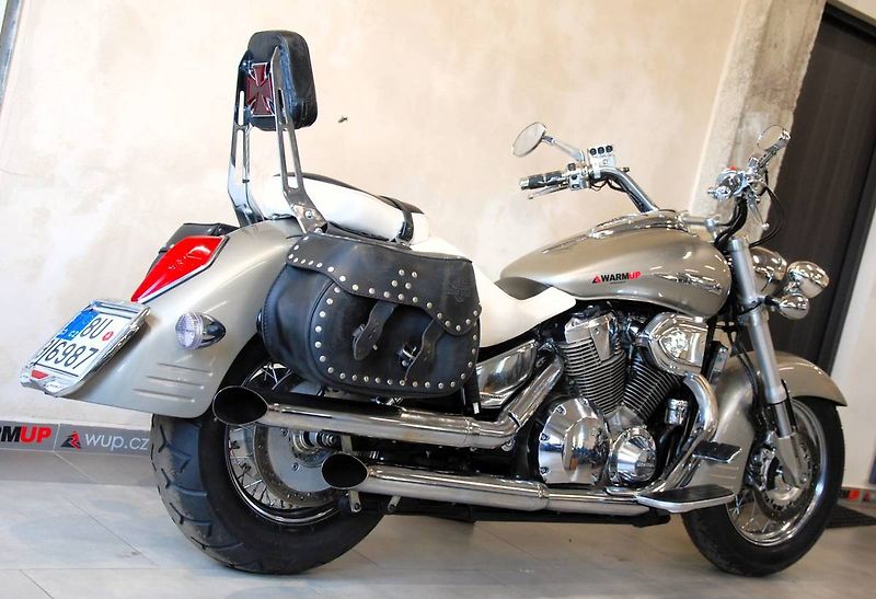 Honda VTX 1800 (2003) hezký stav - fotka 2 z 20
