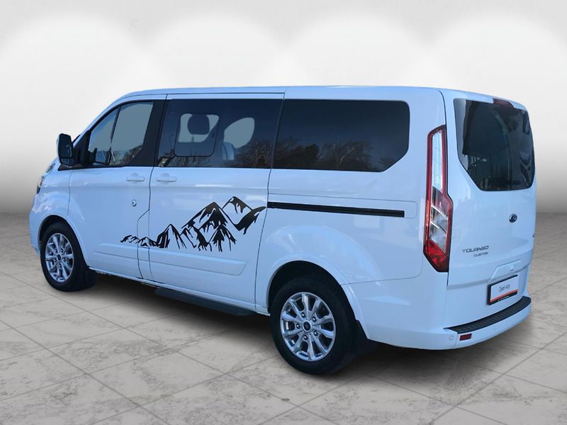 Ford Tourneo Custom 2.0 TDCi  8 Míst - fotka 7 z 26