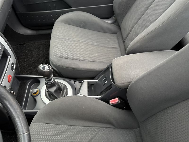 Renault Mégane 2,0 i 99 KW KABRIOLET - fotka 13 z 21