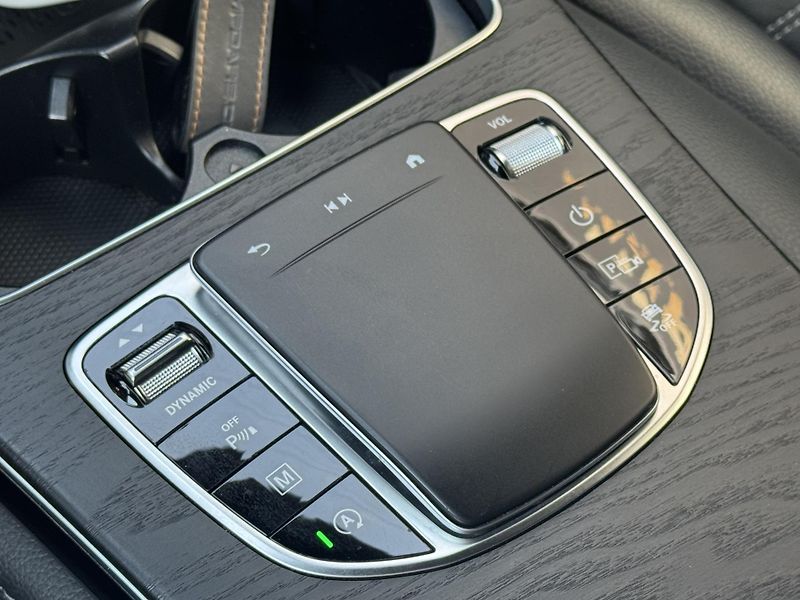 Mercedes-Benz GLC (2020) 200 kupé 4Matic DPH ČR - fotka 43 z 53