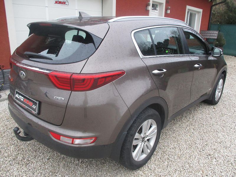 Kia Sportage 2.0 CRDi 4x4 ČR - fotka 3 z 32