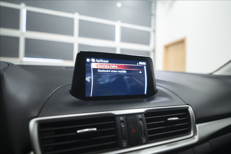 Mazda 3 2,0 SKYACTIV NAVI TAŽNÉ ČR - fotka 28 z 38
