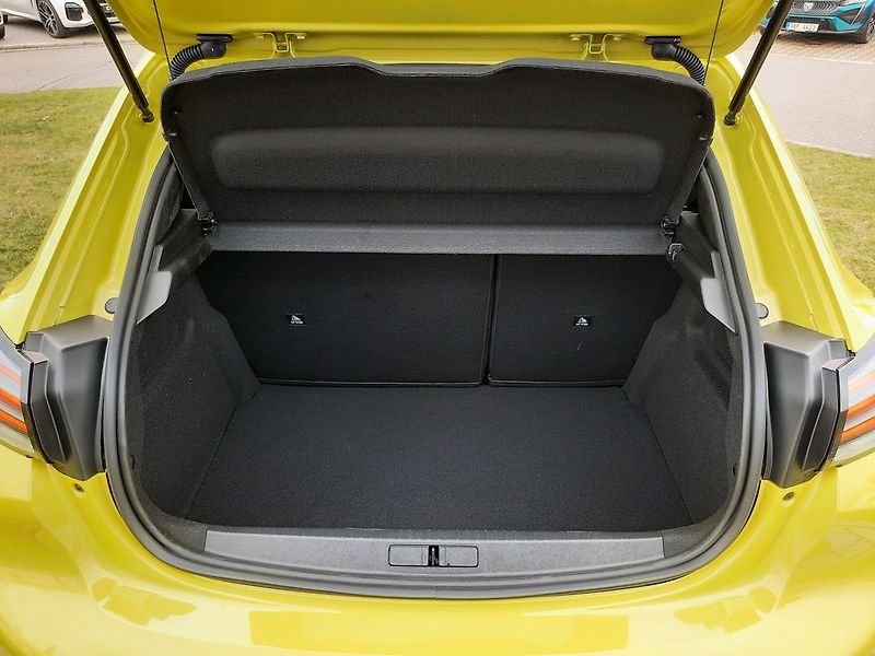 Peugeot 208 (2026) STYLE 1,2 TURBO 100k M6 - fotka 5 z 25