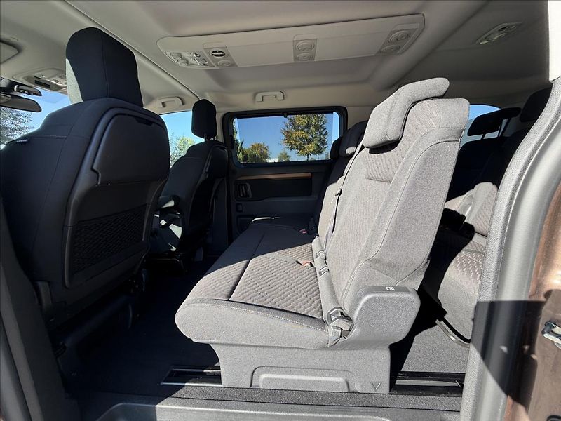 Toyota ProAce Verso 2,0 D-4D 130kW L2 Family AUT C - fotka 16 z 20