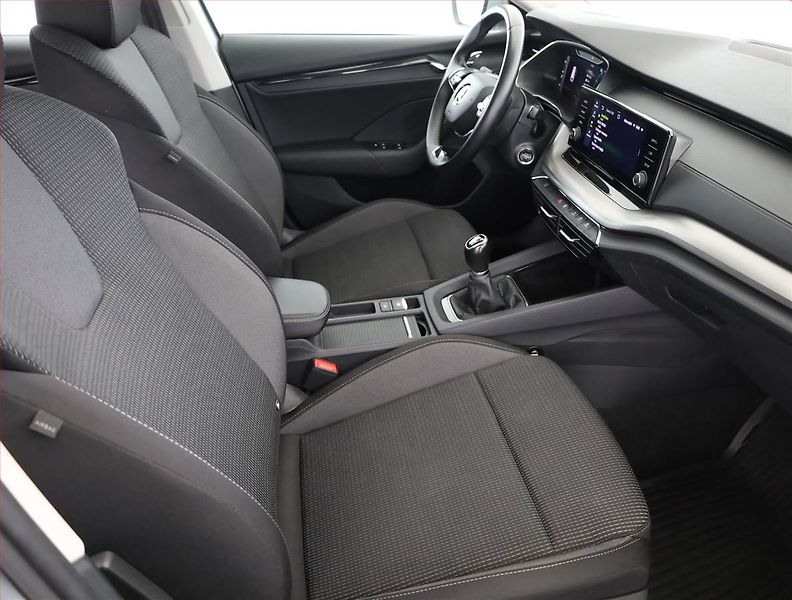 Škoda Octavia (2023) Ambition 2.0 TDI, ČR,1.maj - fotka 7 z 17