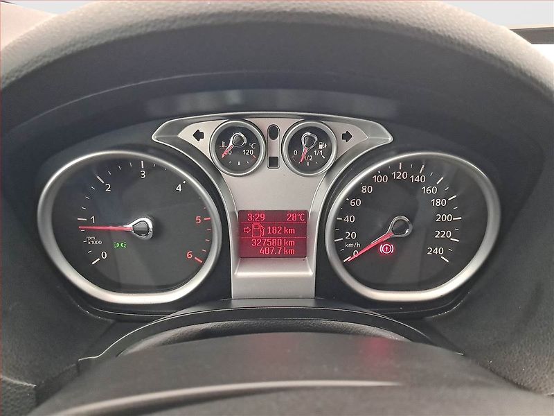 Ford Kuga (2010) 2.0 TDCi, nová STK, Tažné - fotka 11 z 18