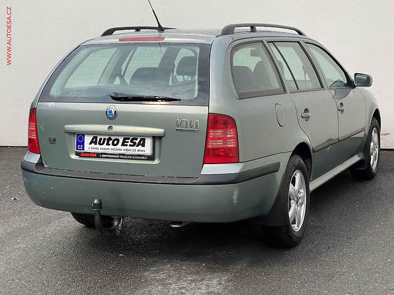 Škoda Octavia (2002) 1.6i, 2.maj,ČR, Elegance, TZ - fotka 4 z 17