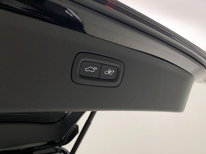 Volvo XC90 T8 AWD RECHARGE ULTRA BRIGHT - fotka 36 z 72
