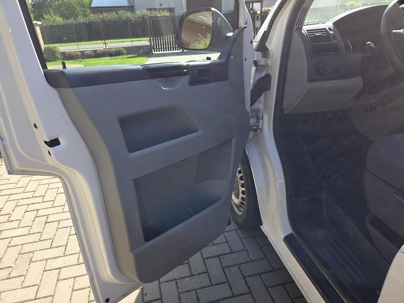 Volkswagen Transporter (2014) - fotka 11 z 20