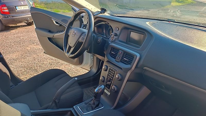 Volvo V40 (2017) Cross Country, nez. topení, TZ - fotka 20 z 28