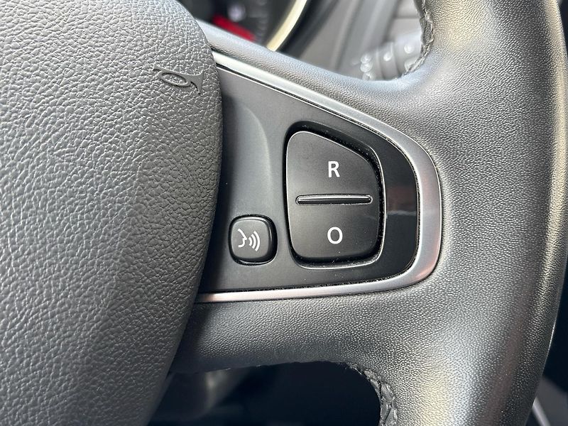 Renault Captur (2019) LIMITED MAN6, ČR - fotka 36 z 46
